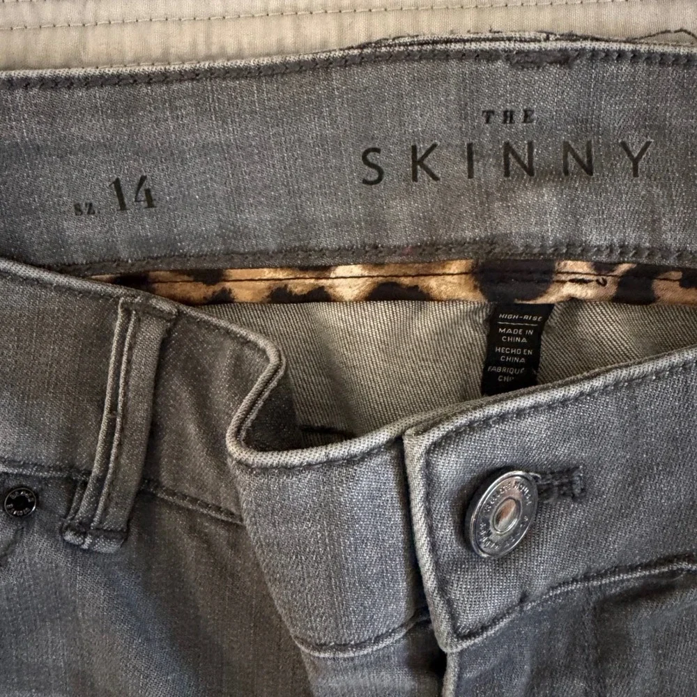 White House Black Market Women's Skinny Jeans Grey High Rise Size 14 Faded Denim